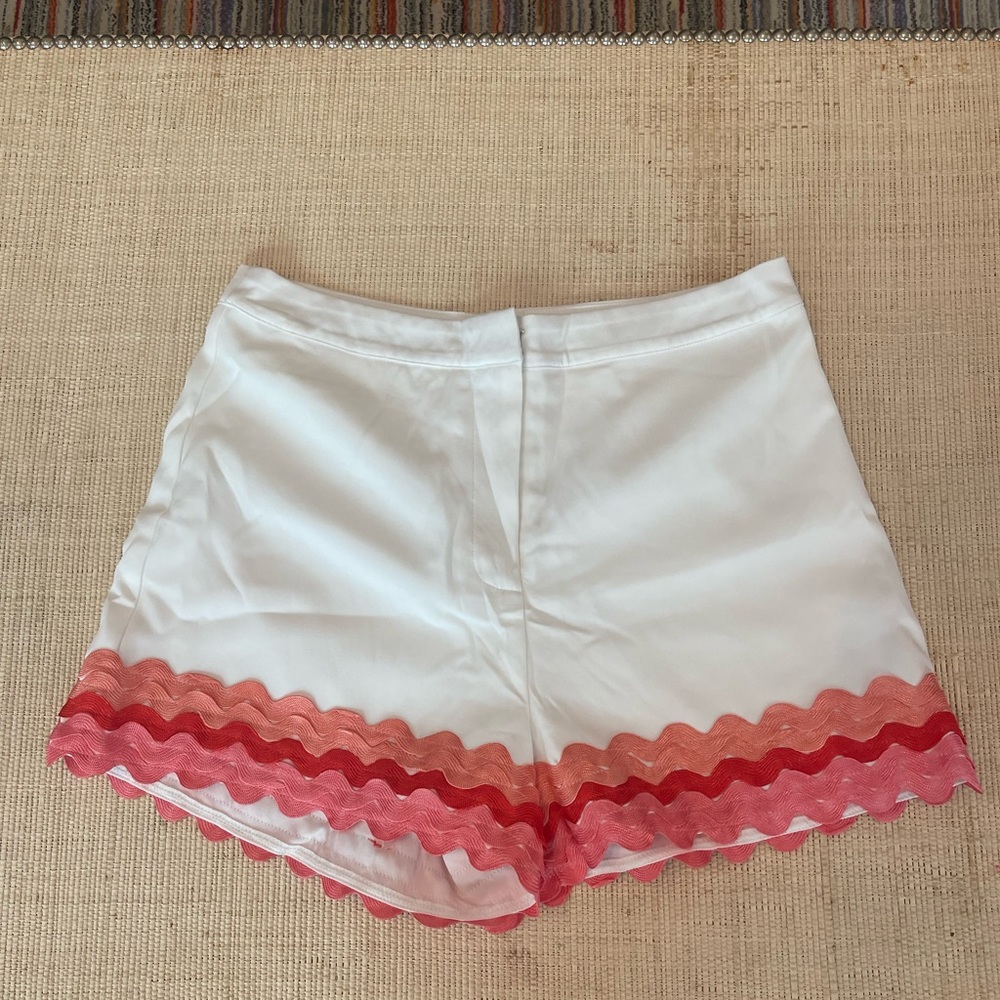 White Ric Rac Shorts Large NWT